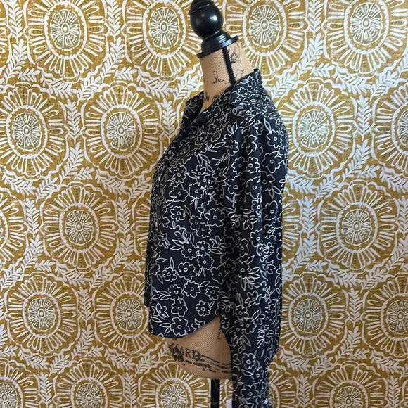 Frank & Eileen Silvio Untackable Button Up Shirt Black/White Floral Outline XS - Picture 7 of 11